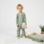 1.0 TOG Sage Zee-Suit Uyku Tulumu – Yeşil | Konforlu ve Özel Kumaşlı Bebek Tulumu
