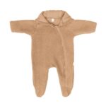 Ayı Kulaklı Kapüşonlu Peluş Tulum – Karamel | Sıcacık ve Yumuşak Bebek Kombini